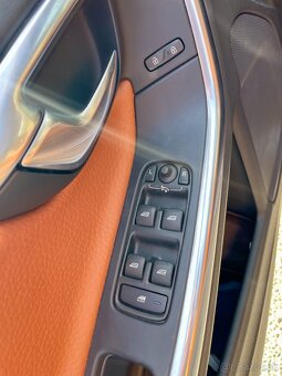 Predám Volvo S60 D3 - 10