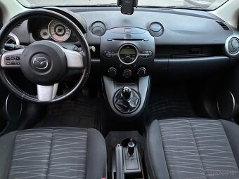 Mazda 2 - 10