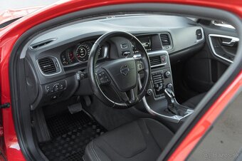 Volvo V60 D3 EDITION 2016 automat (MOŽNÝ ODPOČET DPH) - 10