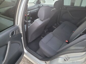 Škoda Octavia Combi 1.9 TDI TOUR - 10