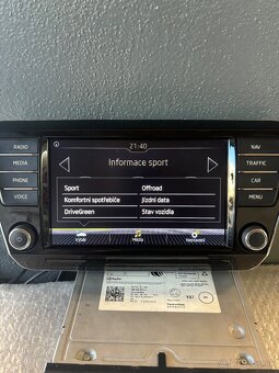 Skoda superb3 radio smartlink navigacia applecarplay - 10