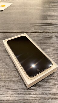 iPhone 15 Pro 256GB Natural Titanium - 10
