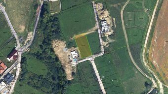 Tichý a slnečný stavebný pozemok Bitarová - 10