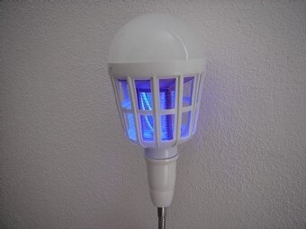 15W LED žiarovka s UV lapačom hmyzu - 10