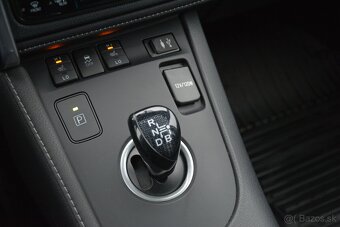 Toyota Auris Touring Sports 1.8 Hybrid, SR voz, TOP Stav, - 10