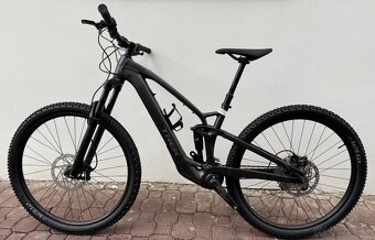 Celoodpruženy elektrobicykel Trek Fuel EXe Alloy 5 - 10