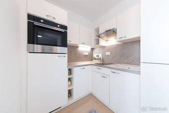 MIKELSSEN - Na predaj výnimočný 1,5 izbový byt s balkónom v - 10