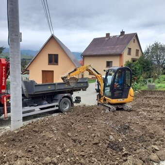 Zemné práce, kontajner na odpad a hydraulická ruka - 10
