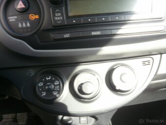 Toyota Yaris rok 2015 5 dveřova - 10