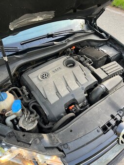 Predám VW GOLF 6 - 10