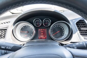 Opel Insignia ST 2.0 CDTI Automat - 10