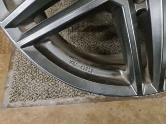 5X112 R18 UNIWHEELS-BLACK COLOR . - 10