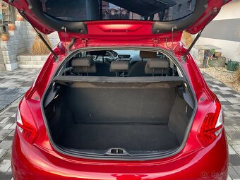 PEUGEOT 208 1.2 60kw M5 2012 - 10