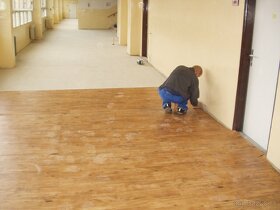 Pokladka linolea a PVC, renovácie drevenej podlahy. - 10