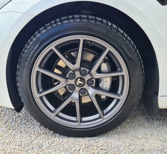 TESLA MODEL 3 LONG RANGE AWD - 10