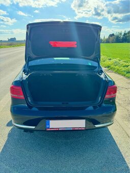 Volkswagen Passat 2.0 TDI Comfortline DSG - 10