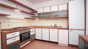 ŠEVČENKOVA - 3 SAMOSTATNÉ izby, VHODNÝ pre 3 študentov - 10