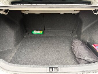 Toyota Corolla 1.6 - 10