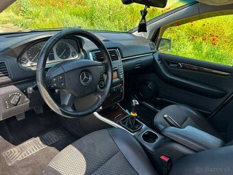 Mercedes-Benz B180 - 10