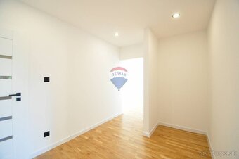 PREDAJ, 2,5 izbový byt, 54,90 m2, Ul. Dr. A. Stodolu - 10