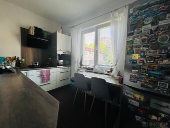Na predaj 3 izbový zrekonšt.a zariadený byt v Brezne s balk. - 10