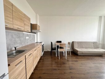 Na predaj 2-izb. byt Továrenská, Senica - 10