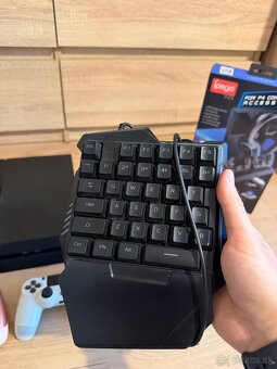 PS4 500GB , ovládače , hry , PS4 kamera , slúchadlá A ĎALŠIE - 10