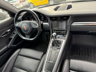 Porsche 911 Carrera - 10