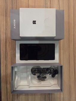 Sony Xperia XZ2 Compact - 10