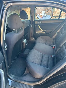 Honda Accord VII 2.0 - 10