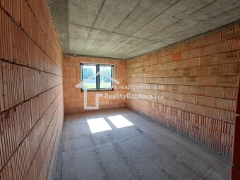 Rozostavaný rodinný dom v obci Betliar - 10