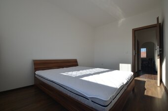 EXKLUZÍVNE NA PRENÁJOM PEKNÝ 3 IZBOVÝ BYT NA PODVRŠKOCH - 10