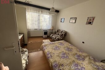 🌳 Rodinný dom s veľkým pozemkom a pokojom blízko Lučenca - 10