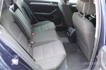 Volkswagen Passat Variant 2,0 TDi 110 kW COMFORTLINE BLUEMOT - 10