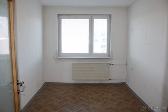 SPEKTRUM REALITY- Na Predaj 3-izbový byt, 72 m2 s loggiou, P - 10