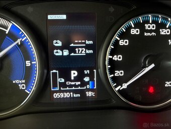 Mitsubishi Outlander 2.4i PHEV - 10