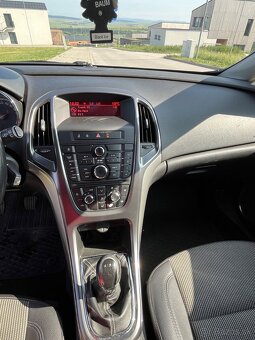 Opel Astra J 2011 CDTI - 10