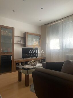 NA PREDAJ: pekný a praktický 1izbový byt o výmere 37m2 - Gal - 10