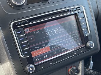 Volkswagen Touran, 1.6TDi 77kWWEBASTOVÝHŘEV SED - 10