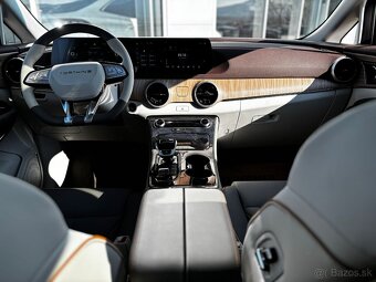 Dongfeng Forthing U-TOUR 7-miestny - 10