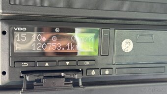 Renault Kerax 450.32 8x4 hákový nosič kontajnerov - 10