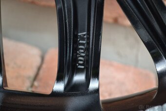 5x114,3 R17 Hlinikove disky Original Toyota Corolla - 10