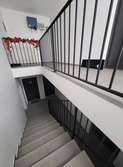 Na predaj 3 izbový Penthouse byt 22 m. od Bratislavy - Levél - 10