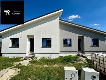 MOŽNOSŤ VIDIEŤ  - Novostavba 4-izbového RD obec Červeník, ok - 10