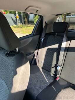 Toyota Yaris 1.3 CVT - 10