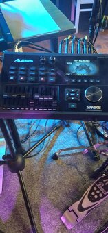Akesis strike pro - 10