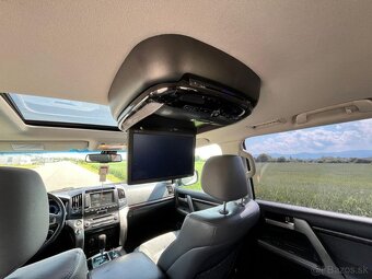 Toyota Land Cruiser 4.5 D4-D 210 kW, LUX 7-miestne SUV - 10