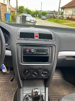 Predám Octaviu - 10