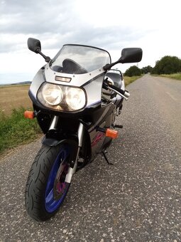 Suzuki GSX-R 1100 - 10