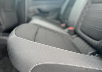 Škoda Fabia 1.0TSI 70KW JOY KLIMATIZACE benzín manuál 70 kw - 10